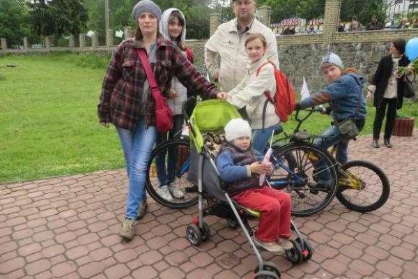 В Хмельницком горожане провели Марш семьи в защиту традиционных ценностей В Хмельницком горожане провели Марш семьи в защиту традиционных ценностей