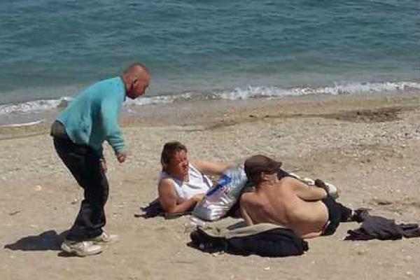 Жительница Крыма выложила свежие снимки с пляжа: Турист попер!