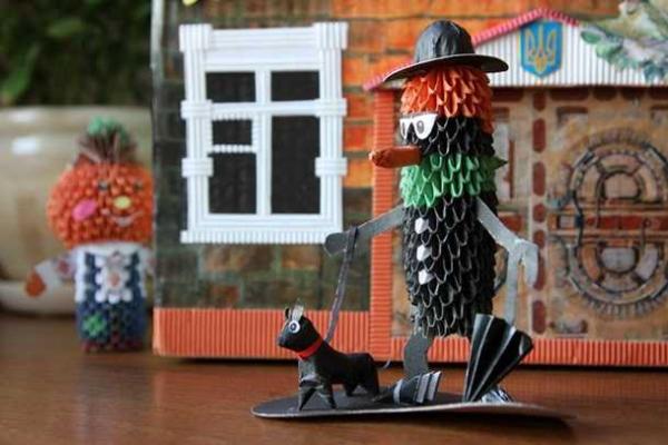 Надежда Савченко в СИЗО мастерит патриотические игрушки-оригами Надежда Савченко в СИЗО мастерит патриотические игрушки-оригами