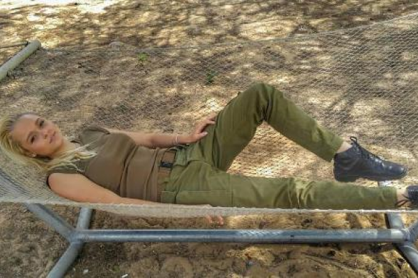 Сеть покорили снимки женщин-военнослужащих армии Израиля
