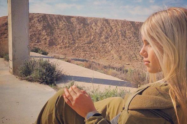 Сеть покорили снимки женщин-военнослужащих армии Израиля