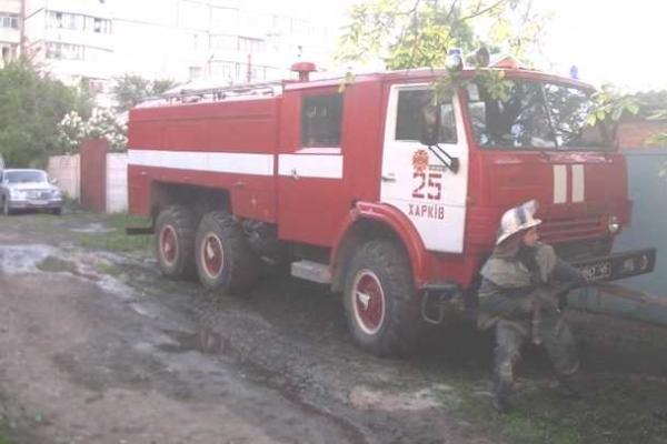 В Харькове во время пожара в частном доме погибли 2 человека В Харькове во время пожара в частном доме погибли 2 человека