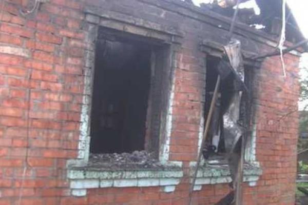 В Харькове во время пожара в частном доме погибли 2 человека В Харькове во время пожара в частном доме погибли 2 человека