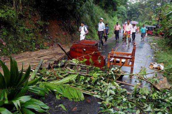 Стихия в Шри-Ланке продолжает забирать жизни людей: уже известно о 63 погибших