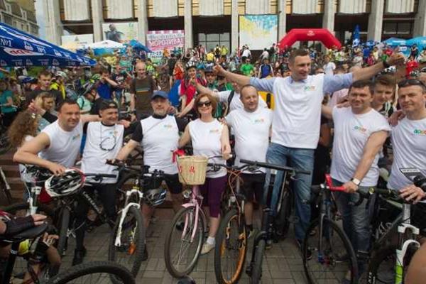 Красавец-Киев празднует День города