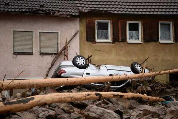 Над Германией бушевал мощный циклон "Эльвира": остановлен завод "Audi" Над Германией бушевал мощный циклон "Эльвира": остановлен завод "Audi"