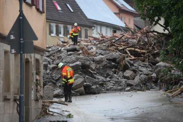 Над Германией бушевал мощный циклон "Эльвира": остановлен завод "Audi" Над Германией бушевал мощный циклон "Эльвира": остановлен завод "Audi"