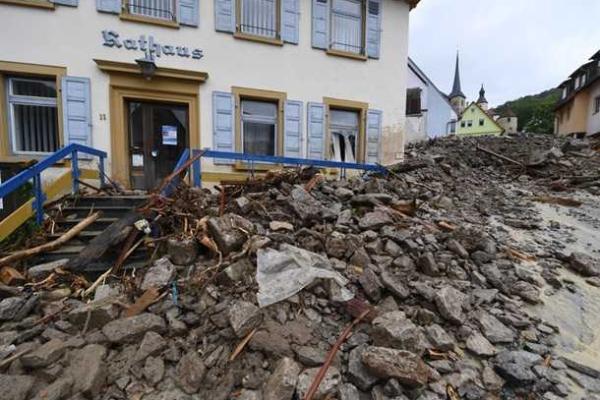 Над Германией бушевал мощный циклон "Эльвира": остановлен завод "Audi" Над Германией бушевал мощный циклон "Эльвира": остановлен завод "Audi"