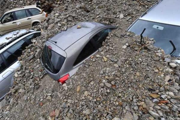 Над Германией бушевал мощный циклон "Эльвира": остановлен завод "Audi" Над Германией бушевал мощный циклон "Эльвира": остановлен завод "Audi"