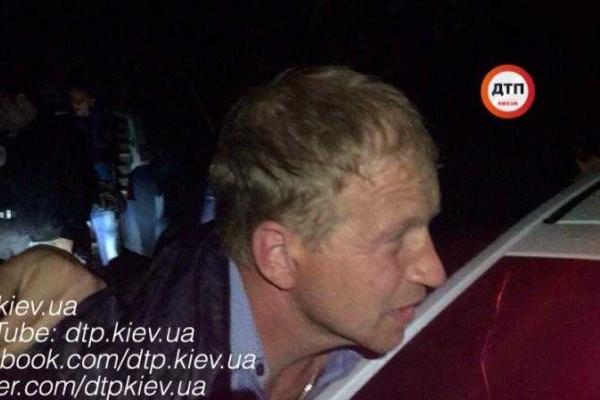 Ночная погоня в Киеве закончилась задержанием пьяного водителя и повреждением патрульного "Toyota Prius" Ночная погоня в Киеве закончилась задержанием пьяного водителя и повреждением патрульного "Toyota Prius"