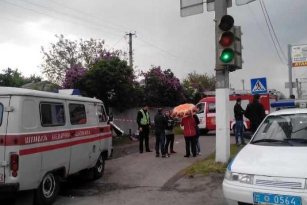 Смертельное ДТП на трассе "Харьков-Киев": два человека погибли на месте, еще трое госпитализированы Смертельное ДТП на трассе "Харьков-Киев": два человека погибли на месте, еще трое госпитализированы