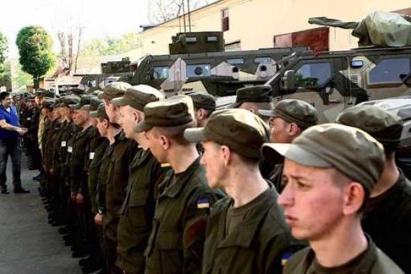 Бойцы "Азова" и "Нацгвардии", прибывшие в Одессу, получили пасхальные гостинцы от Саакашвили Бойцы "Азова" и "Нацгвардии", прибывшие в Одессу, получили пасхальные гостинцы от Саакашвили