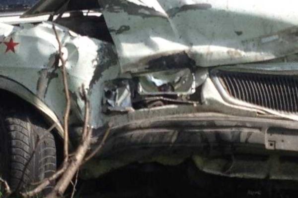 В Енакиево боевики на "Волге" протаранили иномарку: пострадал водитель "Renault" В Енакиево боевики на "Волге" протаранили иномарку: пострадал водитель "Renault"