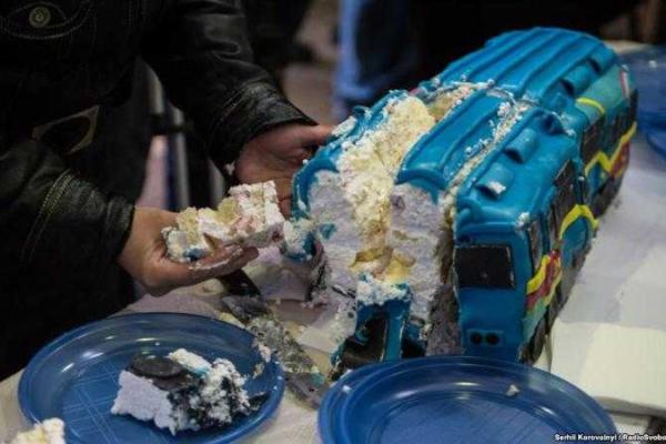 Подарок испанского художника Киеву: в метро появится раскрашенный поезд Подарок испанского художника Киеву: в метро появится раскрашенный поезд