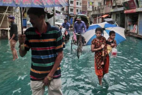 В Бангладеш бушует циклон: уже известно о 23 погибших