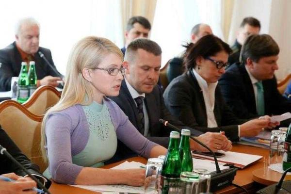 Тимошенко "в латексе" взбудоражила пользователей сети Тимошенко "в латексе" взбудоражила пользователей сети