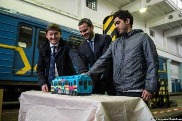 Подарок испанского художника Киеву: в метро появится раскрашенный поезд Подарок испанского художника Киеву: в метро появится раскрашенный поезд