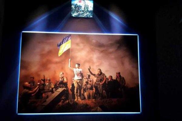 В Киеве в честь воинов АТО и волонтеров открылась необычная выставка В Киеве в честь воинов АТО и волонтеров открылась необычная выставка