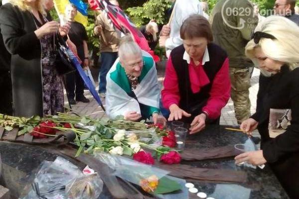 В Мариуполе провели митинг-реквием, посвященный памяти жертв политических репрессий В Мариуполе провели митинг-реквием, посвященный памяти жертв политических репрессий