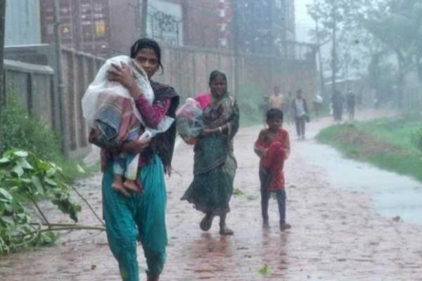 В Бангладеш бушует циклон: уже известно о 23 погибших