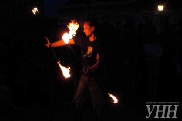В Ужгороде стартует фестиваль огненного искусства "Fire Life Fest" В Ужгороде стартует фестиваль огненного искусства "Fire Life Fest"