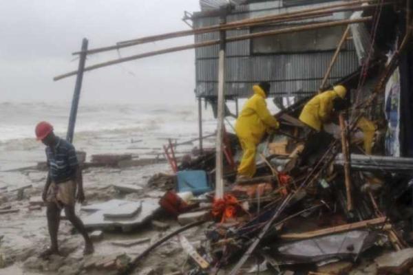 В Бангладеш бушует циклон: уже известно о 23 погибших