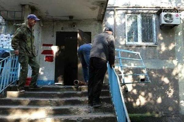 В Мариуполе прогулка двух пенсионерок закончилась в больнице с тяжелыми травмами В Мариуполе прогулка двух пенсионерок закончилась в больнице с тяжелыми травмами