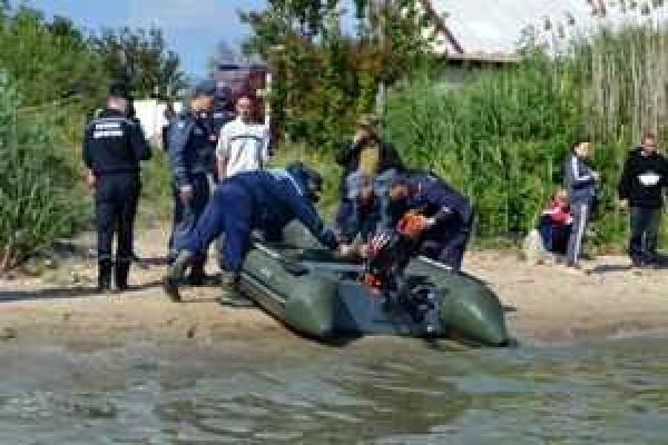 Из Днестровского лимана достали тела двух утонувших мальчиков Из Днестровского лимана достали тела двух утонувших мальчиков