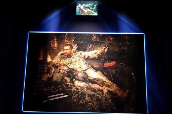 В Киеве в честь воинов АТО и волонтеров открылась необычная выставка В Киеве в честь воинов АТО и волонтеров открылась необычная выставка