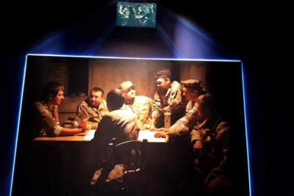 В Киеве в честь воинов АТО и волонтеров открылась необычная выставка В Киеве в честь воинов АТО и волонтеров открылась необычная выставка