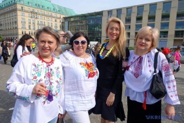 В Берлине провели парад вышиванок