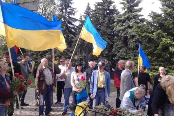 В Мариуполе провели митинг-реквием, посвященный памяти жертв политических репрессий В Мариуполе провели митинг-реквием, посвященный памяти жертв политических репрессий