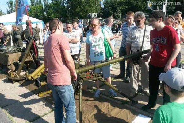 В Мариуполе батальон "Донбасс" празднует свою вторую годовщину