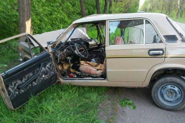 На Днепропетровщине в ДТП авто со священниками превратилось в груду железа: есть погибшие На Днепропетровщине в ДТП авто со священниками превратилось в груду железа: есть погибшие
