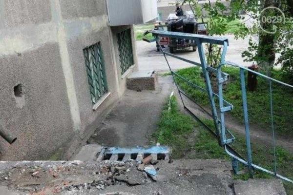 В Мариуполе прогулка двух пенсионерок закончилась в больнице с тяжелыми травмами В Мариуполе прогулка двух пенсионерок закончилась в больнице с тяжелыми травмами