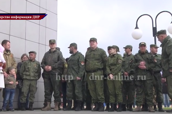 Оккупированный Донецк: кто получил ключи от "отжатых" квартир из рук Захарченко Оккупированный Донецк: кто получил ключи от "отжатых" квартир из рук Захарченко