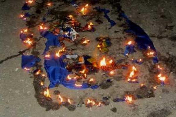 В Краматорске "свободовцы" провели акцию: на площади были сожжены георгиевские ленточки