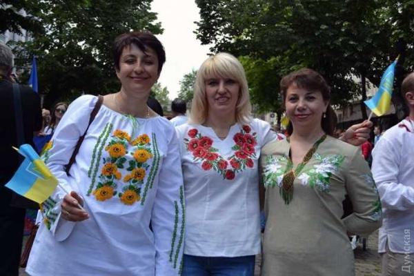 В Одессе состоялся мегамарш в вышиванках В Одессе состоялся мегамарш в вышиванках
