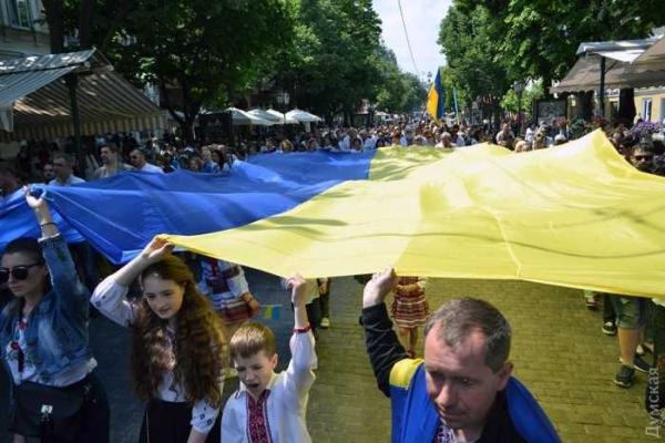 В Одессе состоялся мегамарш в вышиванках В Одессе состоялся мегамарш в вышиванках