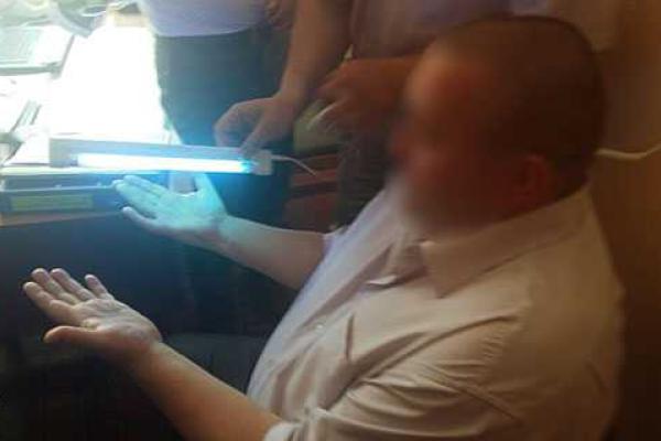 В Хмельницком на взятке "погорел" замдиректора учебного заведения В Хмельницком на взятке "погорел" замдиректора учебного заведения