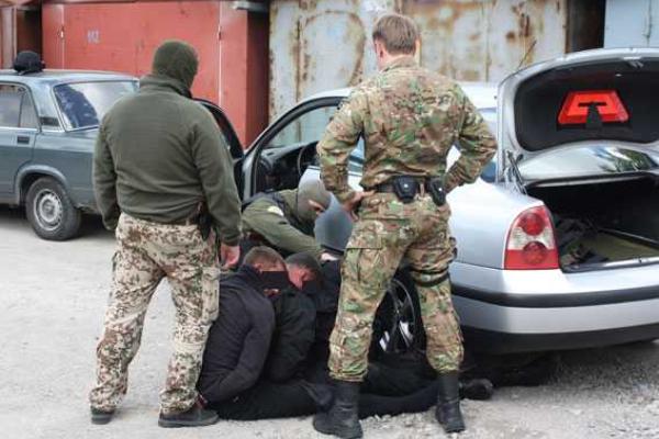 Запорожская полиция провела спецоперацию по захвату вооруженной "до зубов" банды Запорожская полиция провела спецоперацию по захвату вооруженной "до зубов" банды