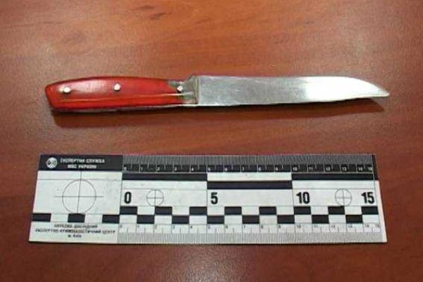 В киевском вузе мужчина с ножом напал на женщину-сотрудницу учебного заведения В киевском вузе мужчина с ножом напал на женщину-сотрудницу учебного заведения