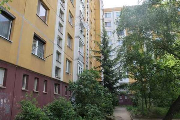 Удачное приземление: в Ужгороде мужчина выпав с балкона 5-го этажа, приземлился в спасительных кустах Удачное приземление: в Ужгороде мужчина выпав с балкона 5-го этажа, приземлился в спасительных кустах