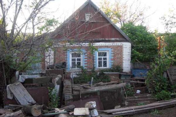 Пенсионер подорвался в собственном дворе, разбирая найденный гранатомет Пенсионер подорвался в собственном дворе, разбирая найденный гранатомет