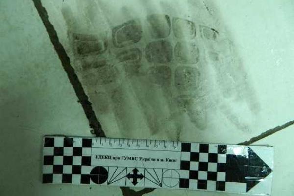 В Киеве три человека в балаклавах обчистили офис, украв около 100 тысяч гривен