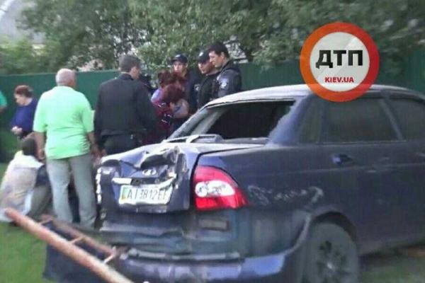 Пьяный водитель на легковушке попал в жесткое ДТП под Киевом: погибли две девочки