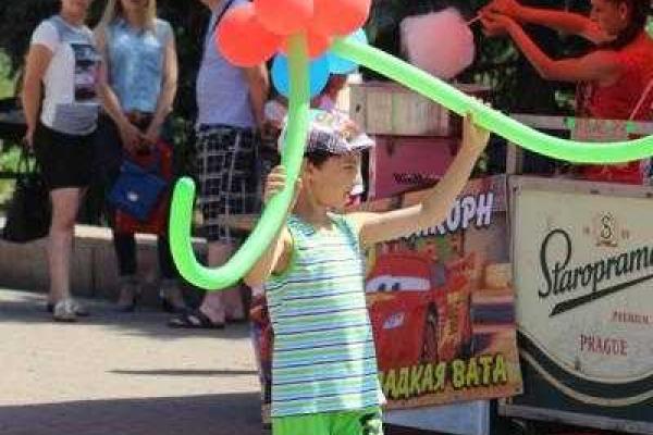 В оккупированной Горловке отметили День молодежи В оккупированной Горловке отметили День молодежи