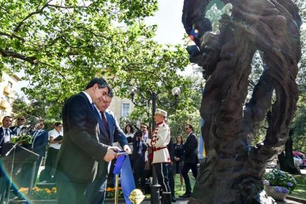 В столице Болгарии состоялась официальная церемония открытия памятника Тарасу Шевченко  В столице Болгарии состоялась официальная церемония открытия памятника Тарасу Шевченко