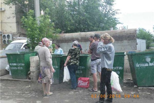 Сотник: Помойка – тихий и привычный ареал обитания для россиян Сотник: Помойка – тихий и привычный ареал обитания для россиян