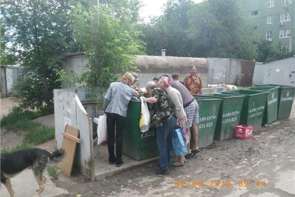 Сотник: Помойка – тихий и привычный ареал обитания для россиян Сотник: Помойка – тихий и привычный ареал обитания для россиян